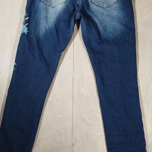 Blue Floral Eize 26/27 Acid Wash Dark Jeans Size Small - Picture 6 of 11
